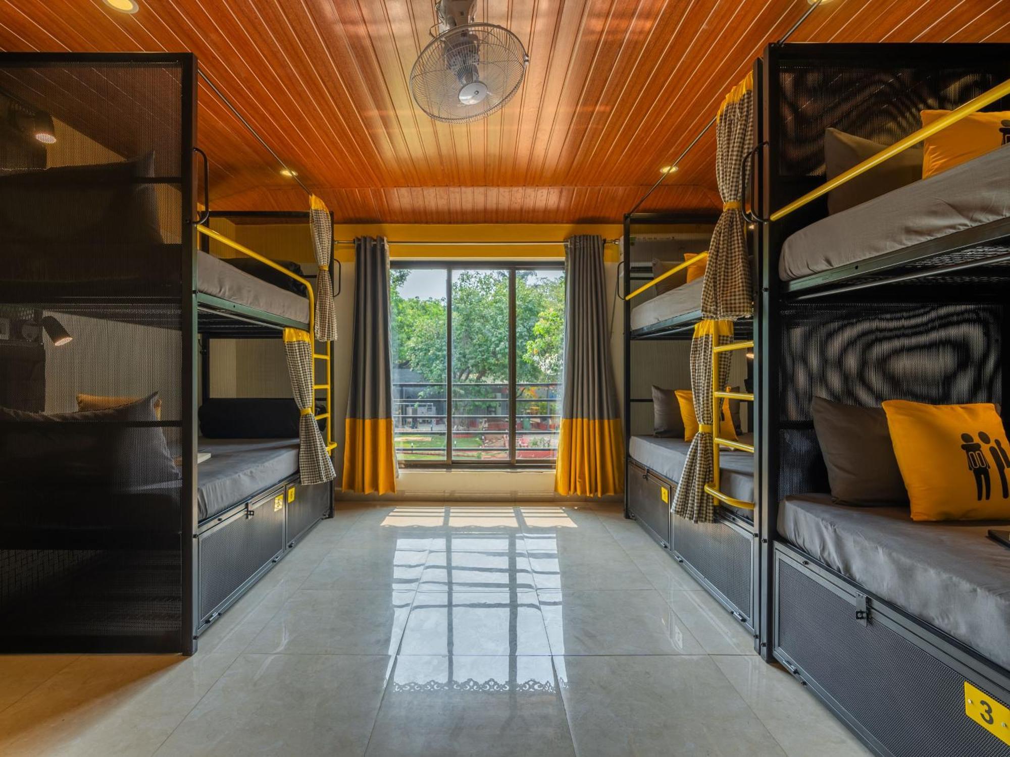 The Hosteller Lonavala, City Centre Ngoại thất bức ảnh