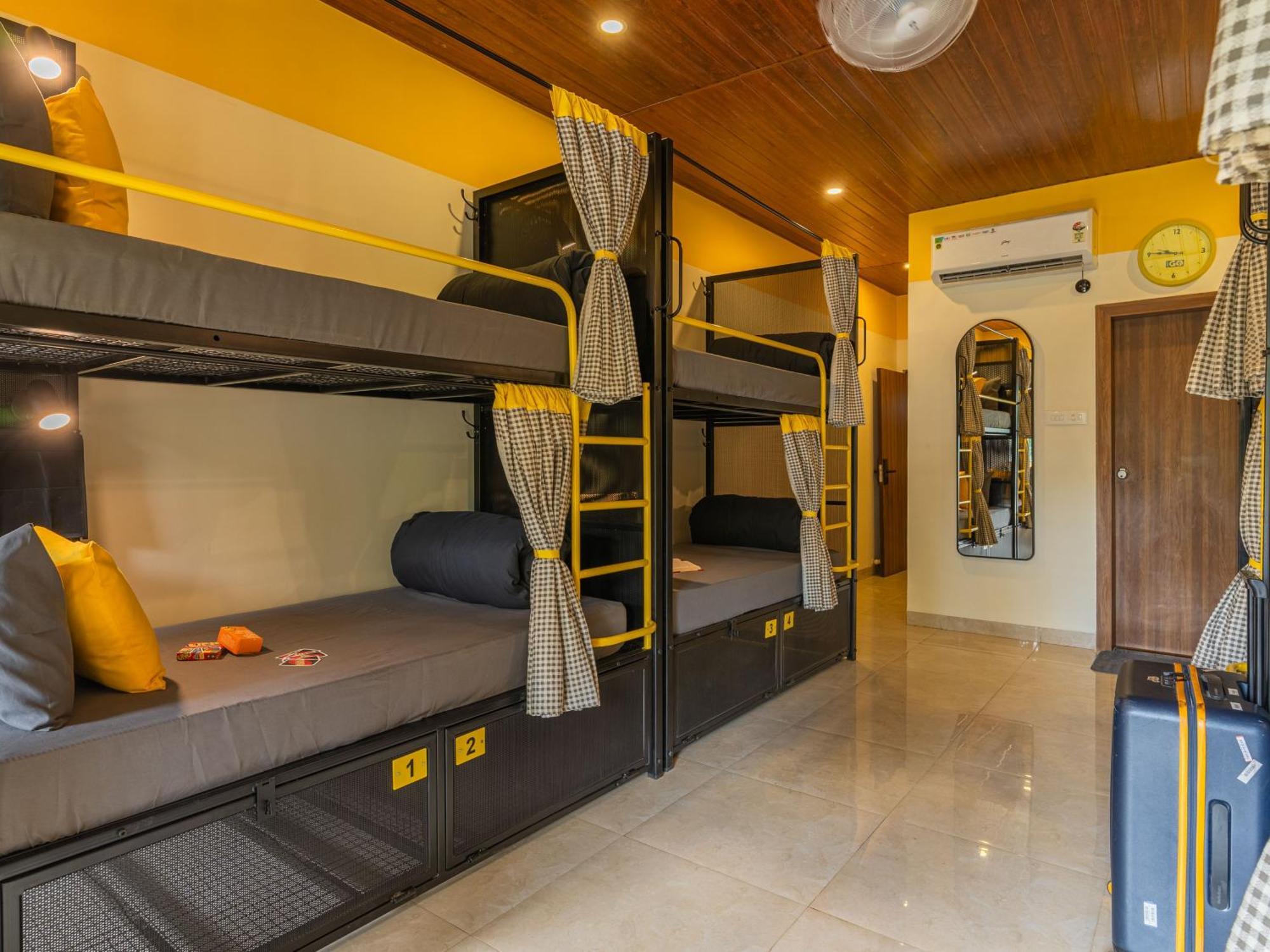 The Hosteller Lonavala, City Centre Phòng bức ảnh